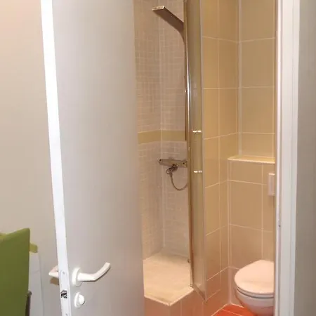 Atrium 3*