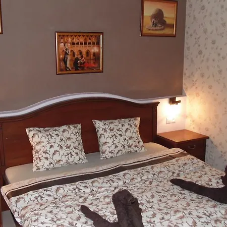 Atrium Hotel 3*