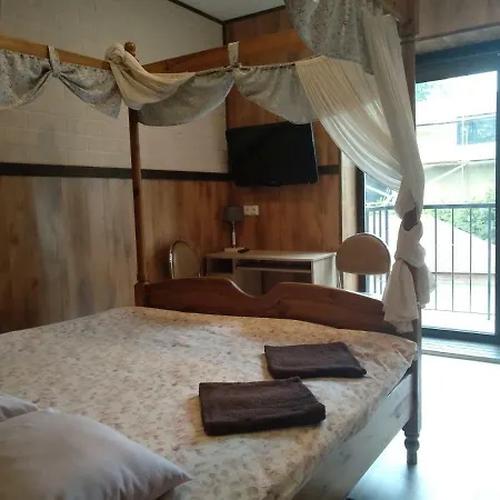 Atrium Hotel 2*