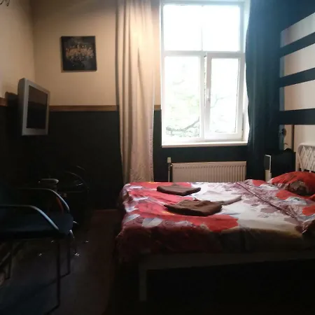 Atrium 3*